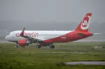 D-AXAS  Air Berlin  Airbus A320-200  (D-ABNO)  6831    am 22.10.2015 in Hamburg-Finkenwerder  zum Start