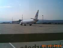 Eine CSA Boeing 737-400 rollt auf dem Rollfeld in Varna. Das Dartum unten rechts ist falsch.