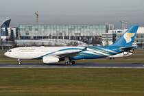 A40-DA Oman Air Airbus A330-243  in München am 11.12.2015 beim Start