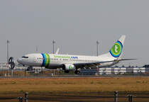Transavia B 737-8K2 PH-HZN bei der Landung in Berlin-Schnefeld(BER) am 06.06.2015 (Uefa CL-Finale)