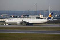 D-AIHV Lufthansa Airbus A340-642  am 11.12.2015 in München