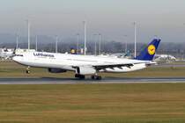 D-AIKB Lufthansa Airbus A330-343   Cuxhaven  in München bei der Landung am 11.12.2015