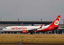Air Berlin B 737-86J D-ABMS nach der Landung in Berlin-Schnefeld(BER) am 06.06.2015 (Uefa CL-Finale 2015)