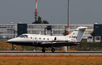 TopJet Executive Hawker 400XP I-TOPX bei der Landung in Berlin-Schnefeld(BER) am 06.06.2015 (Uefa CL-Finale 2015)