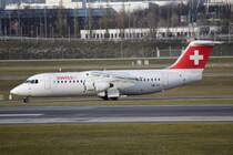 HB-IYT Swiss British Aerospace Avro RJ100  vor dem Start am 11.12.2015 in München