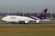 HS-TGX Thai Airways International Boeing 747-4D7   in München am 11.12.2015 beim Start