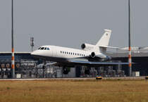 Zemann Flugtechnik und Logistik Mnchen Dassault Falcon 900EX D-AZEM bei der Landung in Berlin-Schnefeld(BER) am 06.06.2015