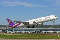 Thai Airways, HS-TKQ, Boeing B777-3ALER, 29.September 2015, ZRH Zürich, Switzerland.