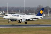 D-AIPF Lufthansa Airbus A320-211  Deggendorf  am 11.12.2015 in München vor der Landung