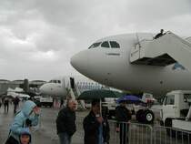 Die Nasen von Airbus A318 sowie Airbus A340 fotografiert auf der ILA 2006.