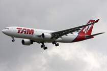 TAM, PT-MVR, Airbus, A330-223, 29.03.2009, CDG, Paris-Charles de Gaulle, France 

