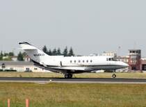 Raytheon Hawker 900XP N944XP beim Start w�hrend der ILA auf dem Flughafen Berlin-Sch�nefeld am 30.05.2008