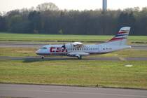 ATR 42 OK-JFL der CSA nach der Landung in Hamburg Fuhlsb�ttel am 10.04.09