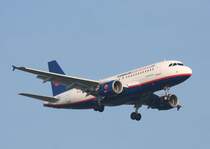 Hamburg International A 319-111 D-AHII bei der Landung in Berlin-Schnefeld am Ostersonntag 2009