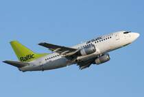 Air Baltic B 737-505 YL-BBA beim Start in Berlin-Tegel am 13.09.2008