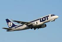 Lot Embraer ERJ-170 SP-LDF beim Start in Berlin-Tegel am 13.09.2008