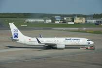 B737 der SunExpress mit Sonderlackierung anlssig dem 20jhrigen Bestehen