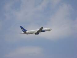 Boeing 757 startet w�hrend der ILA zwischen den Flugshows der Ausstellungsflieger.