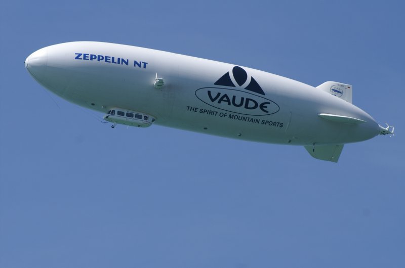 Zeppelin ber dem Bodensee (Sommer 2006)